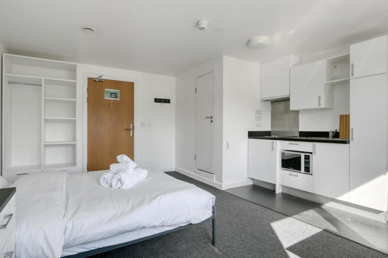 Bright & Central Studio In Luton, Sleeps 2 Лутон Экстерьер фото