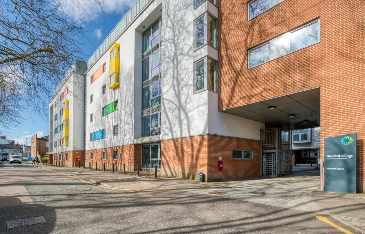 Bright & Central Studio In Luton, Sleeps 2 Лутон Экстерьер фото